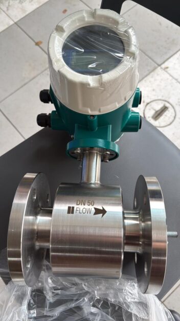 ELECTROMAGNETIC FLOW METER MERK PONOT MODEL XFE101YA16R1A1M2-899(100MM) SIZE 4 INCH